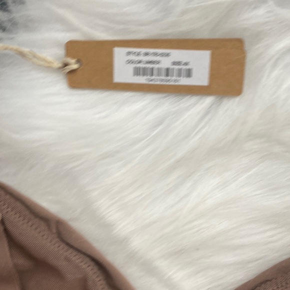 SKIMS fits everybody crossover bra size 4x NWT - Picture 4 of 6